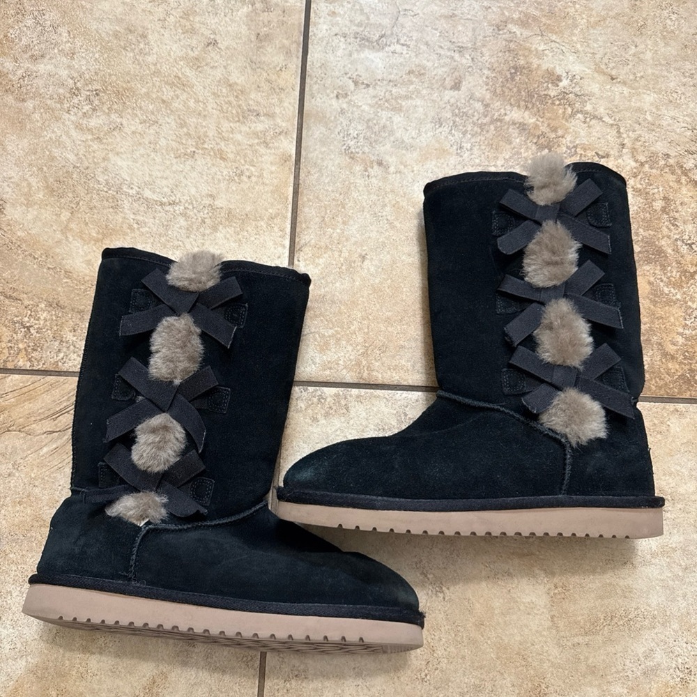 Koolaburra by UGG Black Boots Size 7 With Bows
